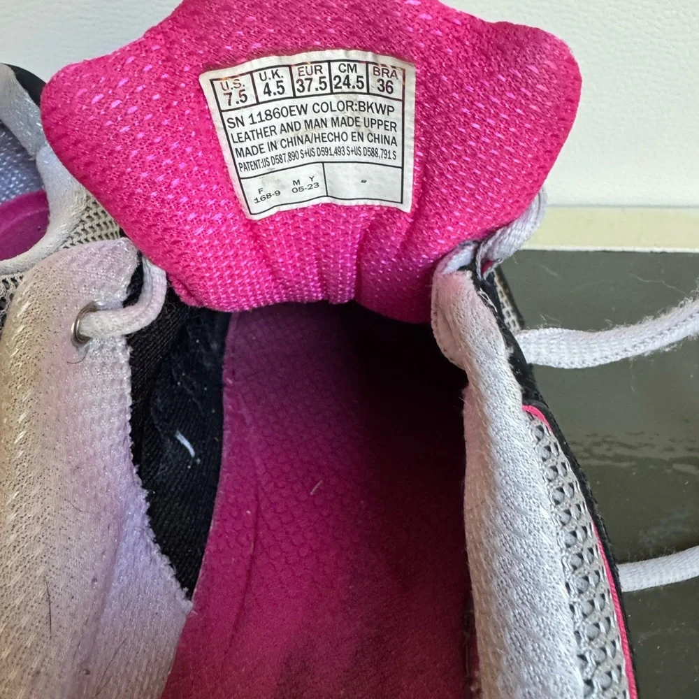 Skechers D'Lites Black and Pink Women's Sneakers - Picture 5 of 5